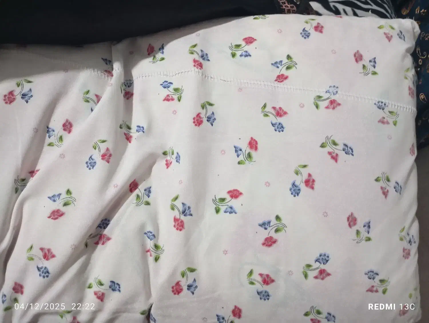 تشک رختخواب|رختخواب، بالش، پتو|سپیدار, |دیوار