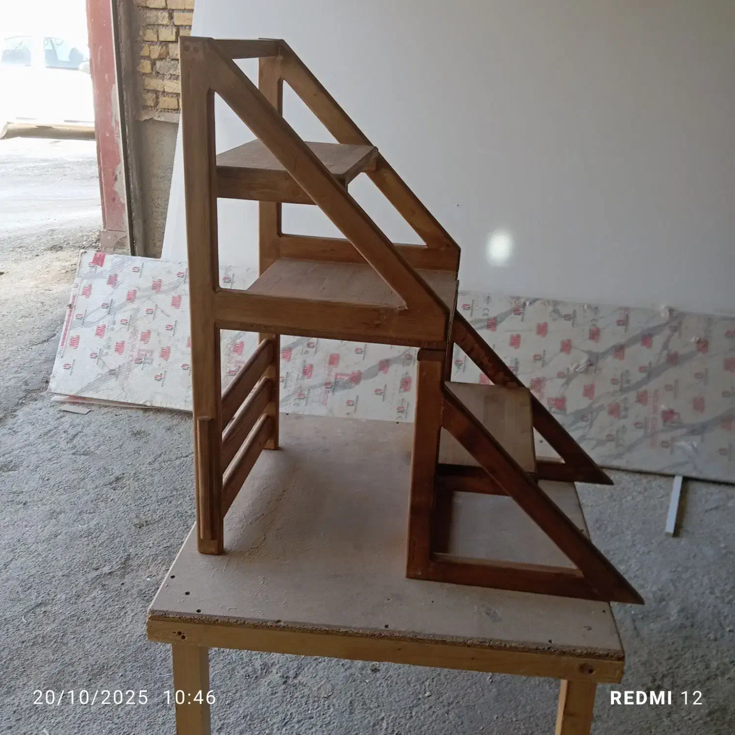صندلی چوبی سه کاره نردبان شو روسی|صندلی و نیمکت|نورآباد, |دیوار