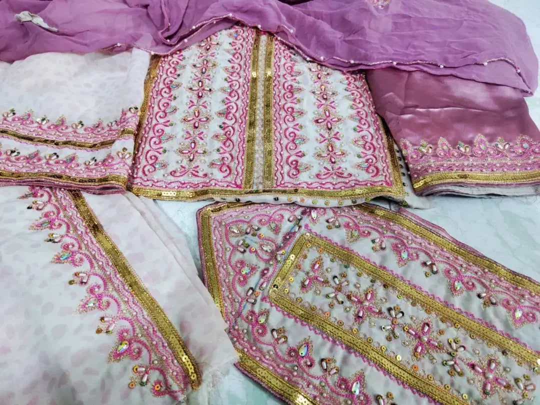 لباس های اصیل و زیبا|لباس|گالیکش, |دیوار