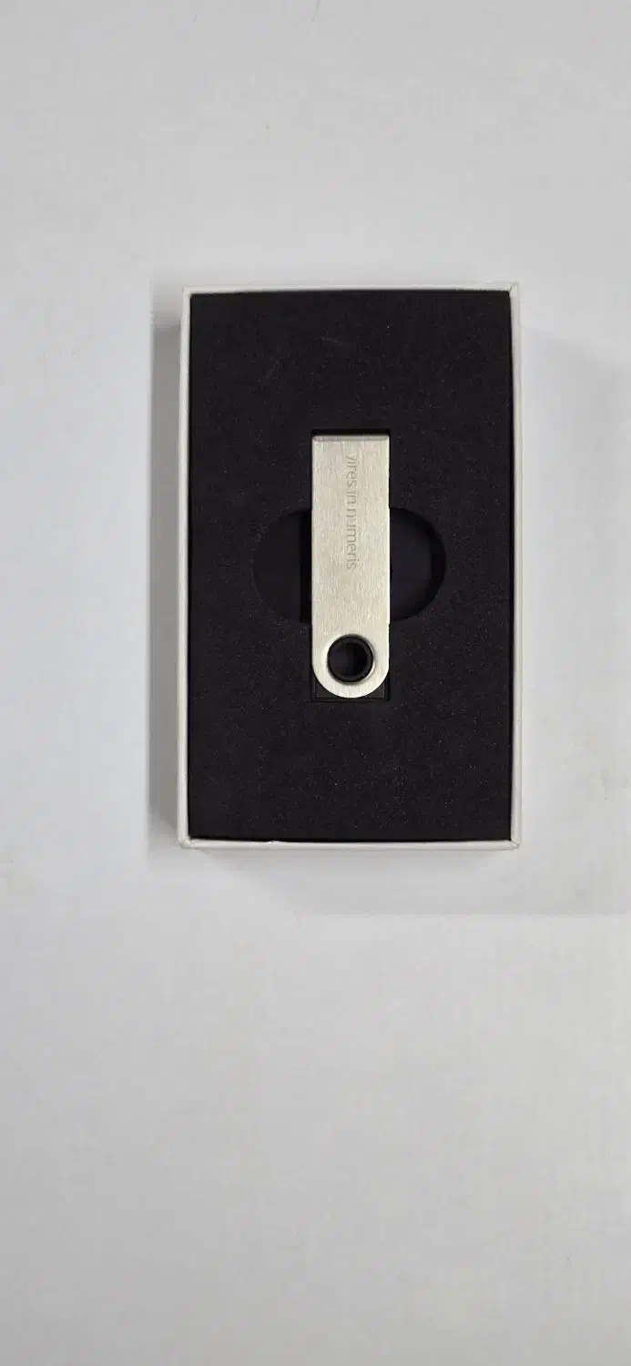 کیف پول سخت افزاری در حد نو Ledger Nano S|قطعات و لوازم جانبی رایانه|لاهیجان, کوی زمانی|دیوار