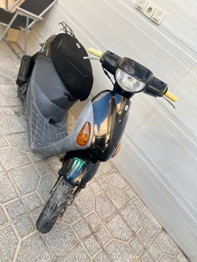 پاکشتی لتس فور|موتورسیکلت|قیروکارزین, |دیوار