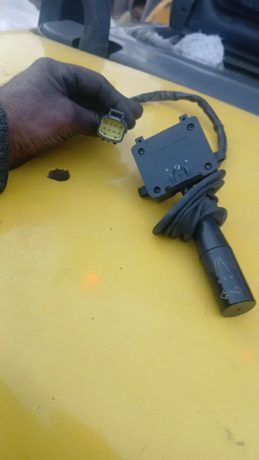 تعمیر وبرق کشی انواع لیفتراک بنزینی و برقی و دیزلی|خدمات موتور و ماشین|قم, زند آباد|دیوار