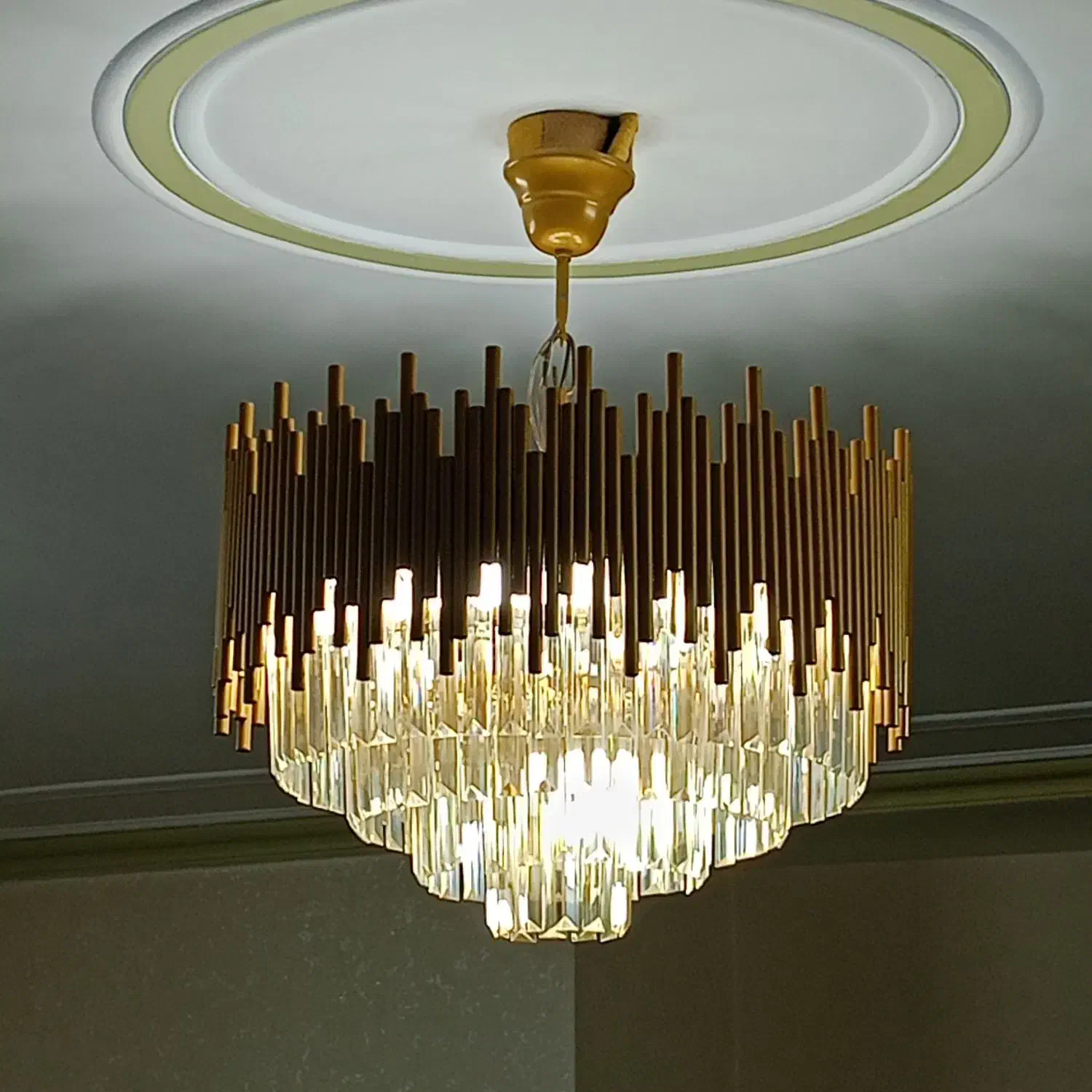 لوستر|لوستر و چراغ آویز|پاکدشت, پاکدشت (مامازند)|دیوار