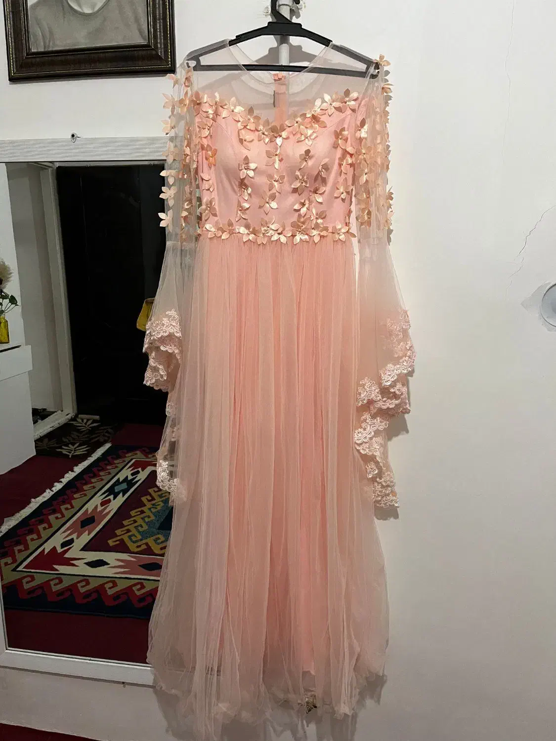 لباس مجلسی|لباس|تاکستان, |دیوار