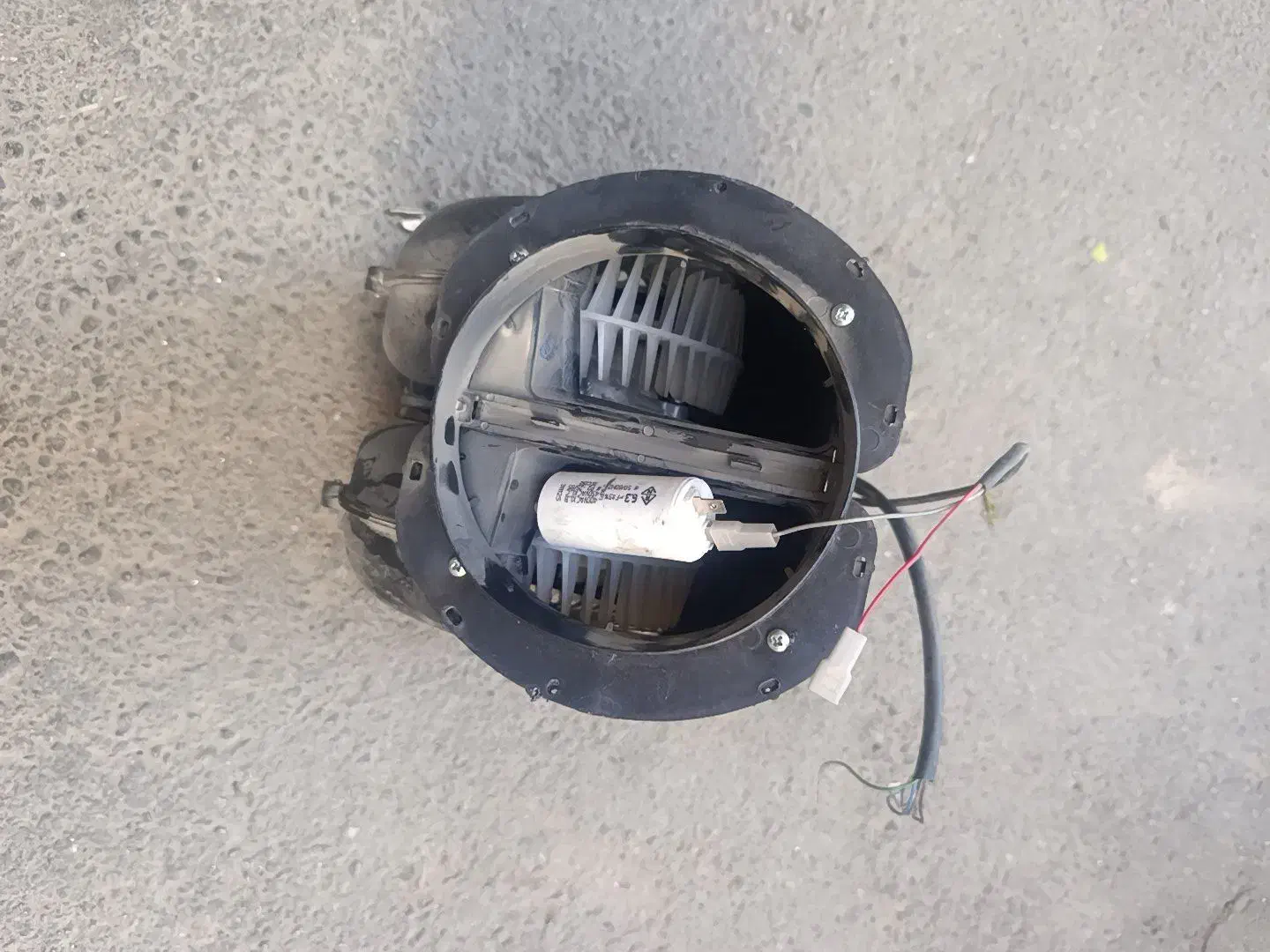 فن حلزونی سالم و نو|کولر گازی و فن‌کوئل|تبریز, |دیوار