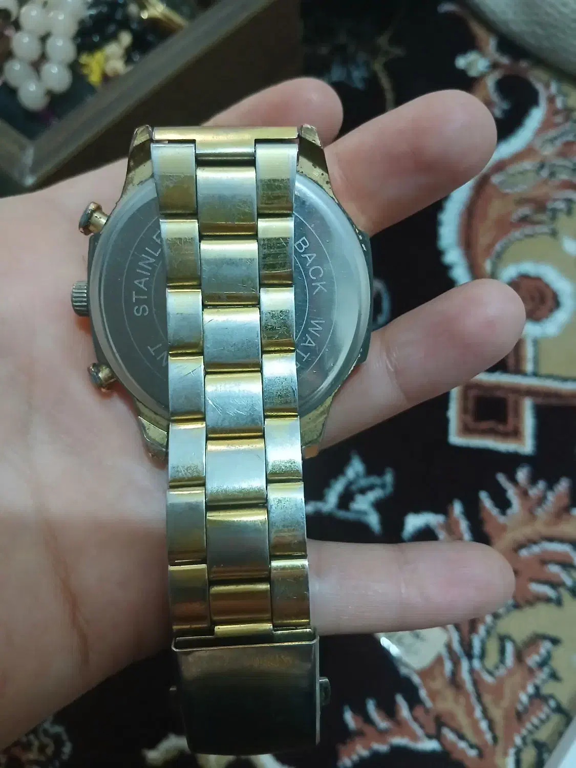 ساعت مچی طلایی سالم هردو سالمن|ساعت|اقبالیه, |دیوار