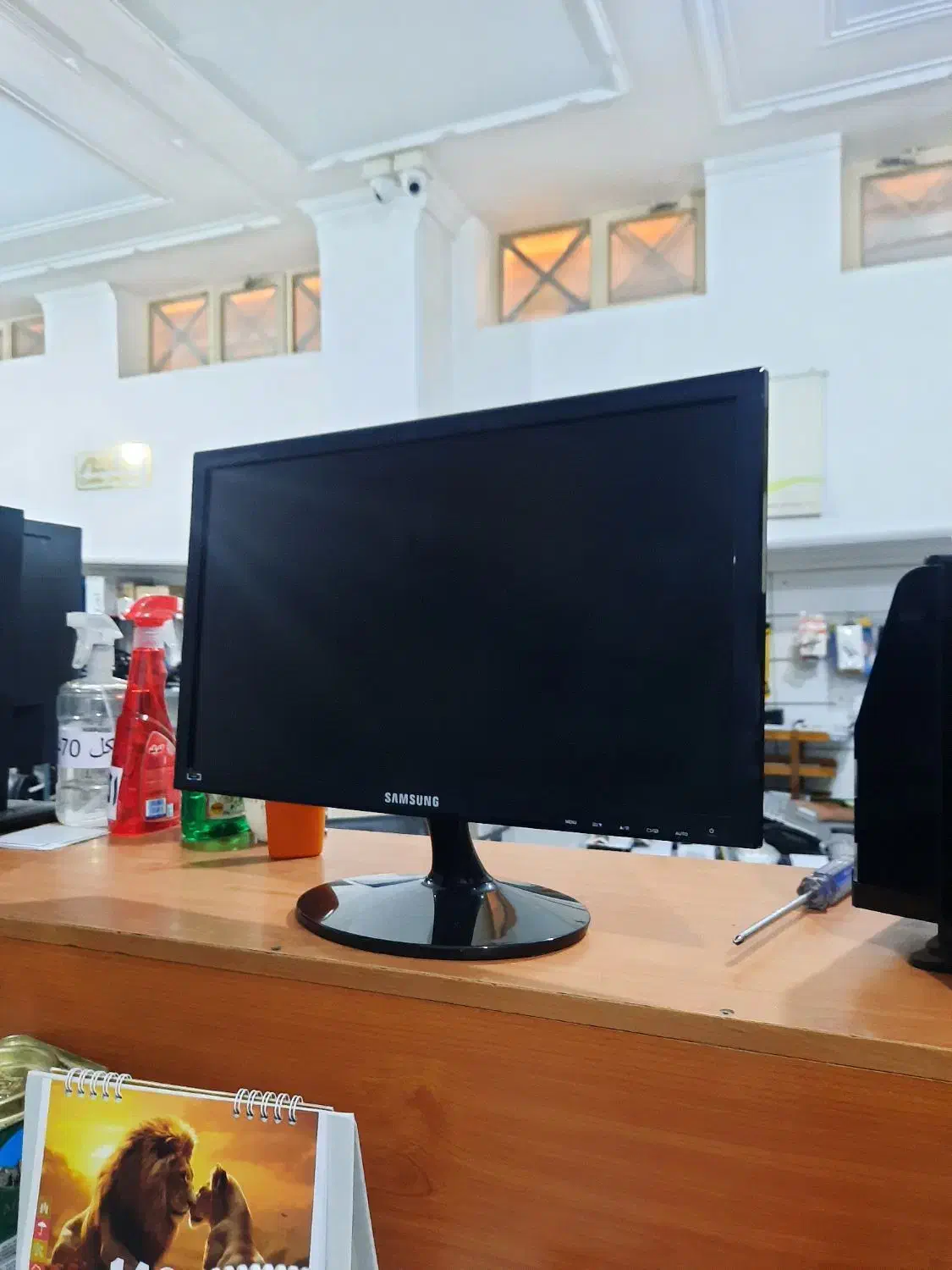 مانیتور ۲۰ اینچ سامسونگ سالم و کامل|قطعات و لوازم جانبی رایانه|یزد, |دیوار
