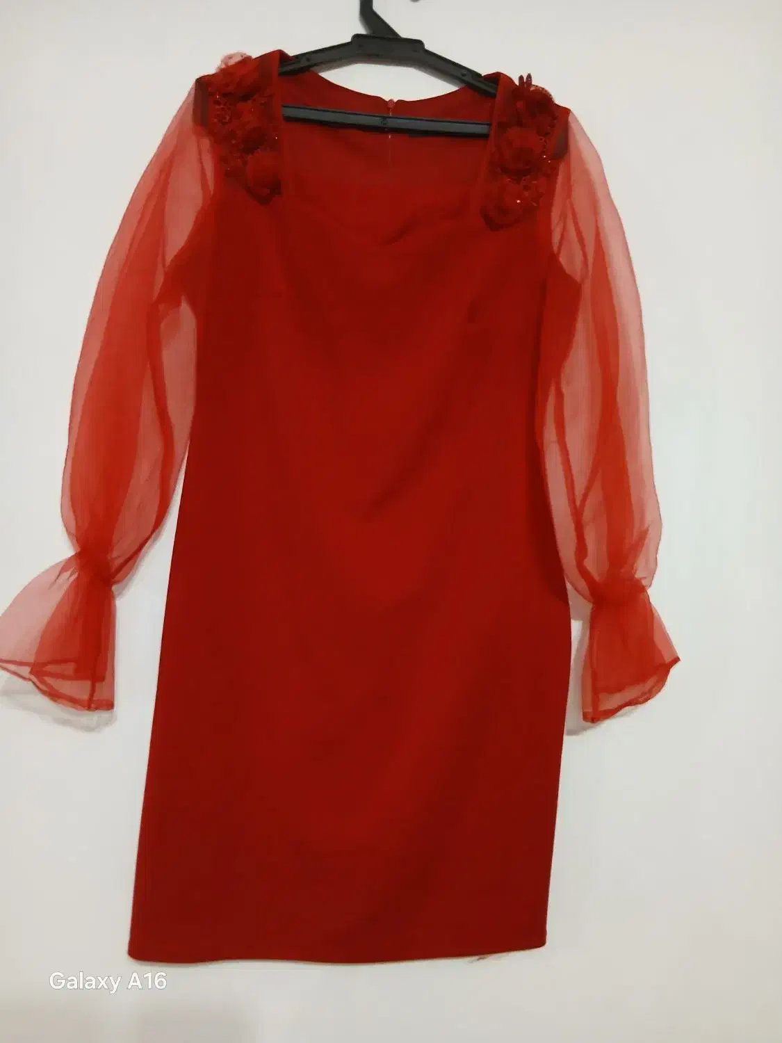 پیراهن کوتاه مجلسی|لباس|رشت, استقامت ۲|دیوار