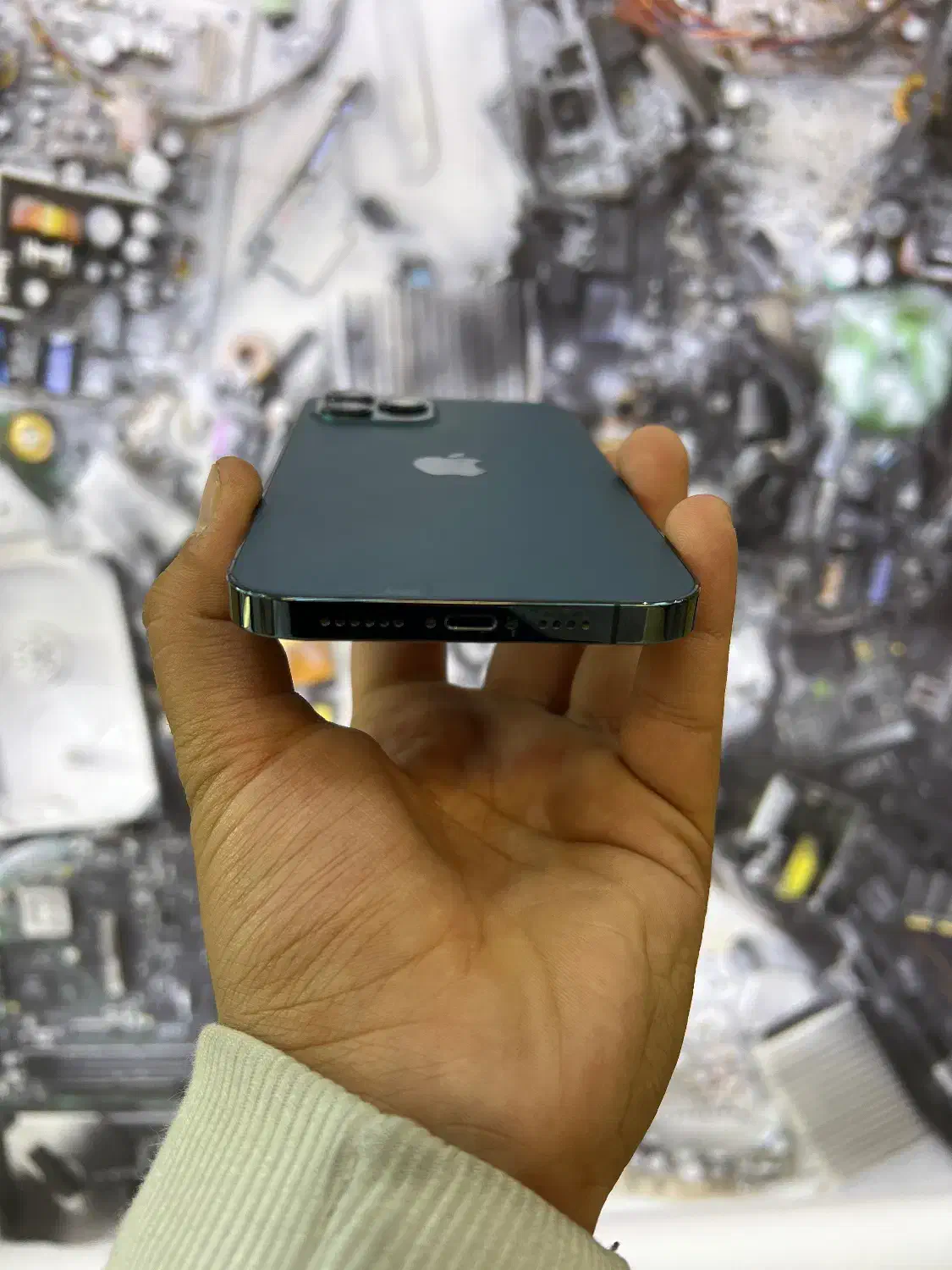 ایفون ۱۲پرومکس ابی ۱۲۸گیگ تمیز در|موبایل|اصفهان, مفتح|دیوار