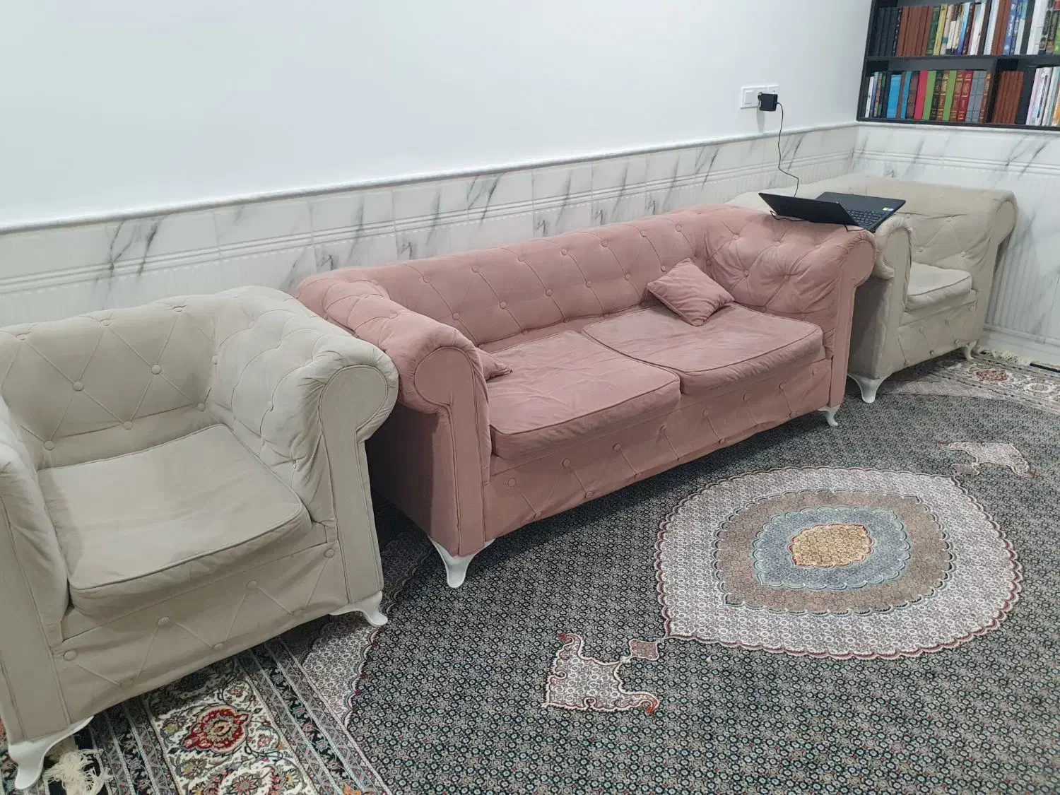 مبل ۴ نفره|مبلمان خانگی و میز عسلی|قم, باجک یک|دیوار