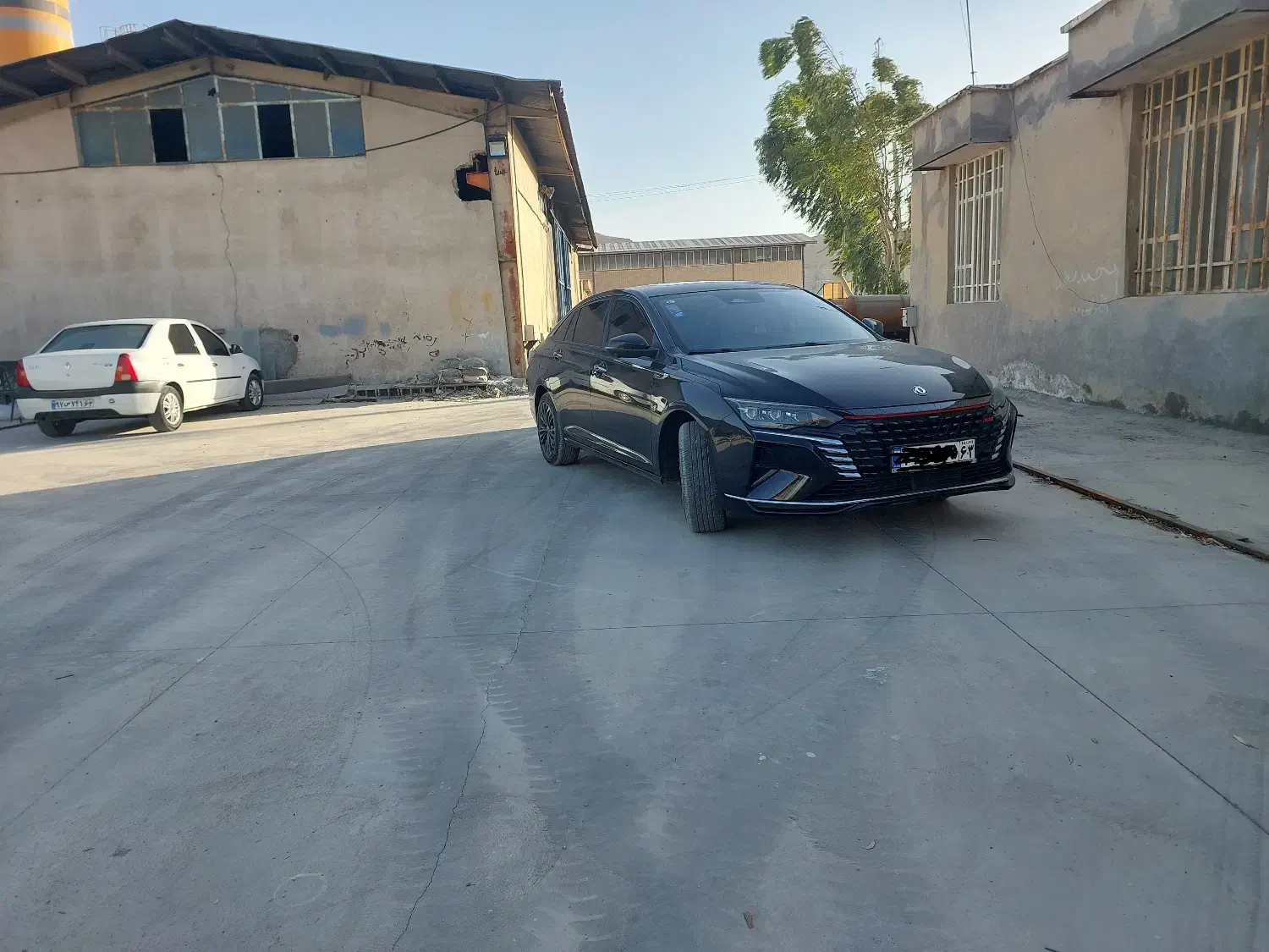 فروش خودرو دانگ فنگ شاین مکس بنزینی|خودرو سواری و وانت|شیراز, میرزاکوچک خان|دیوار