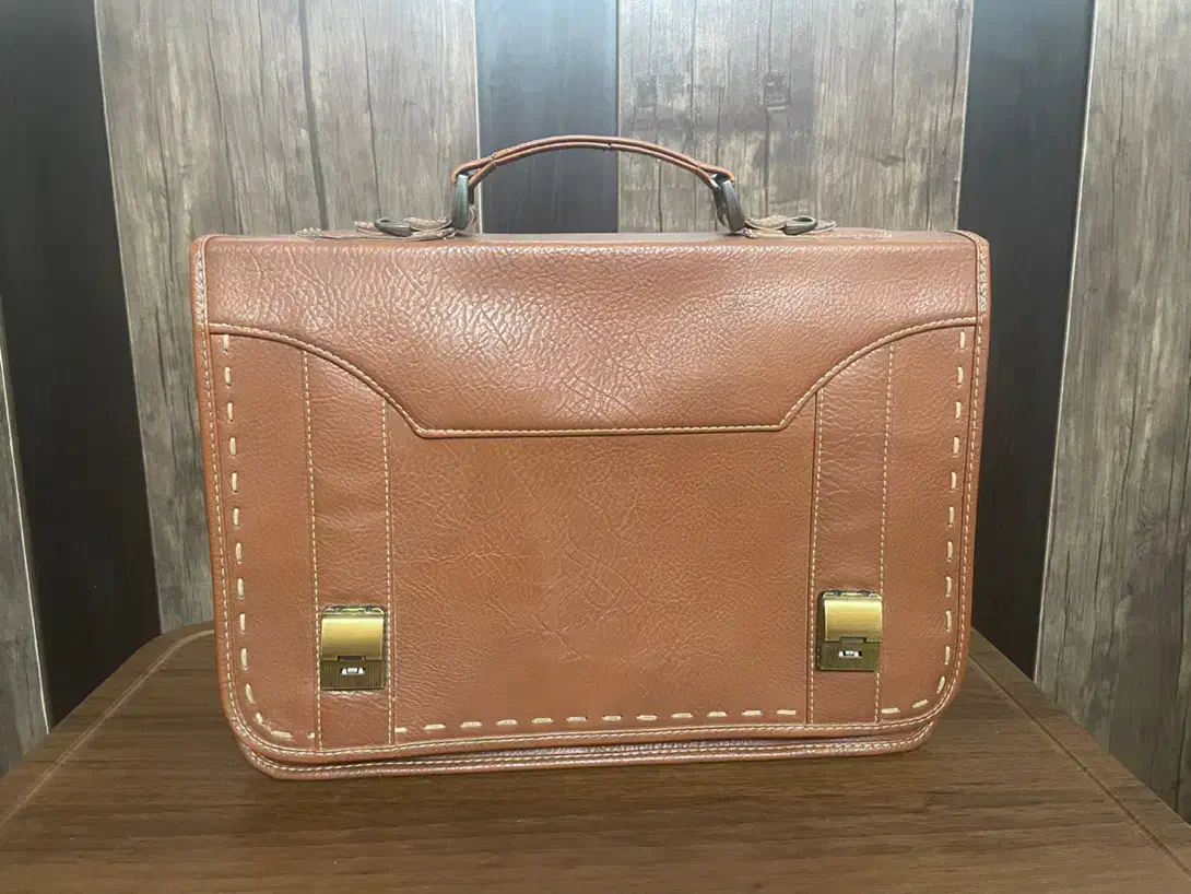 کیف دیپلمات|کیف، کفش، کمربند|کازرون, |دیوار