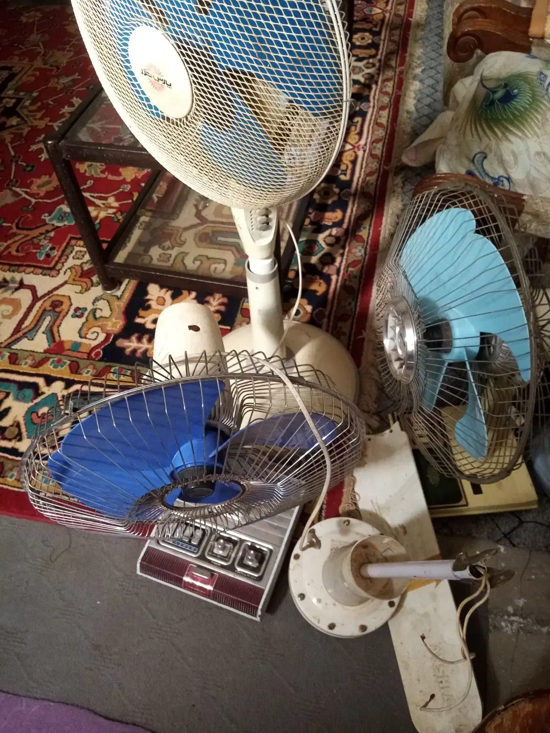 سه عددپنکه رومیزی ویکی سقفی 3تومن|پنکه و تصفیهکنندهٔ هوا|کرمان, |دیوار