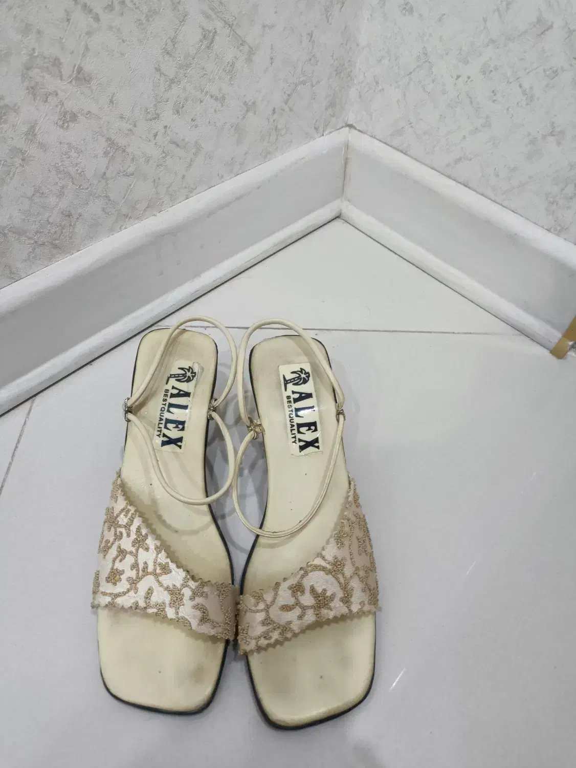 صندل|کیف، کفش، کمربند|بیرجند, |دیوار