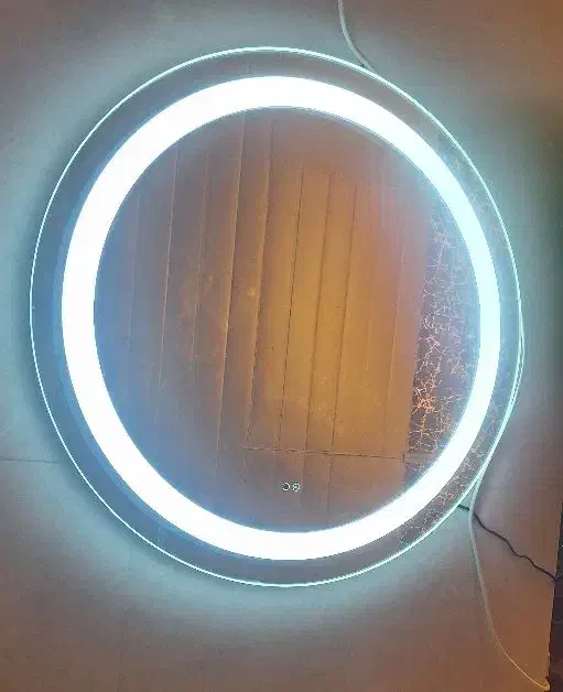 اینه|آینه|لردگان, |دیوار