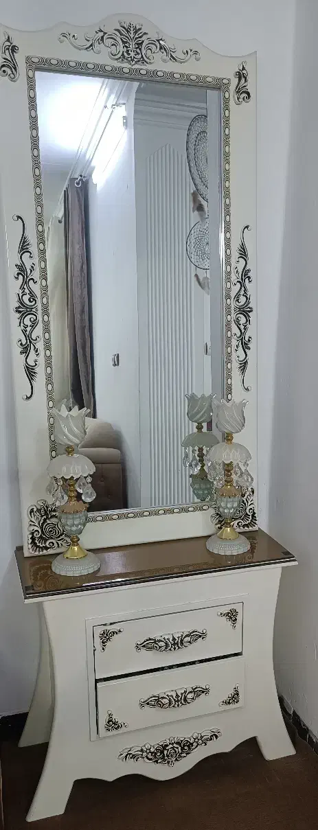 آیینه و کنسول و شمعدون|بوفه، ویترین، کنسول|زاهدان, |دیوار