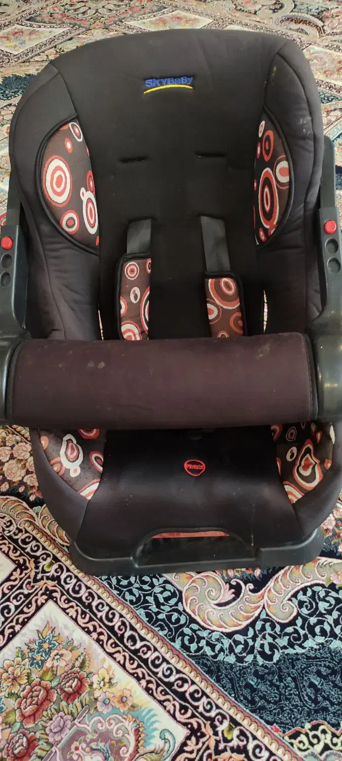 صندلی کودک(ماشین)|تخت و صندلی بچه|اصفهان, ناصرخسرو|دیوار