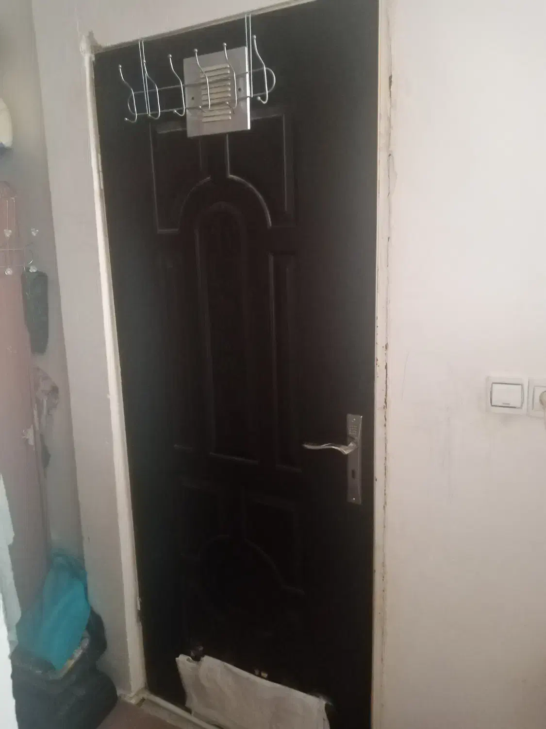 درب چوبی با چارچوب آهنی|مصالح و تجهیزات ساختمان|تربتحیدریه, آغوی|دیوار