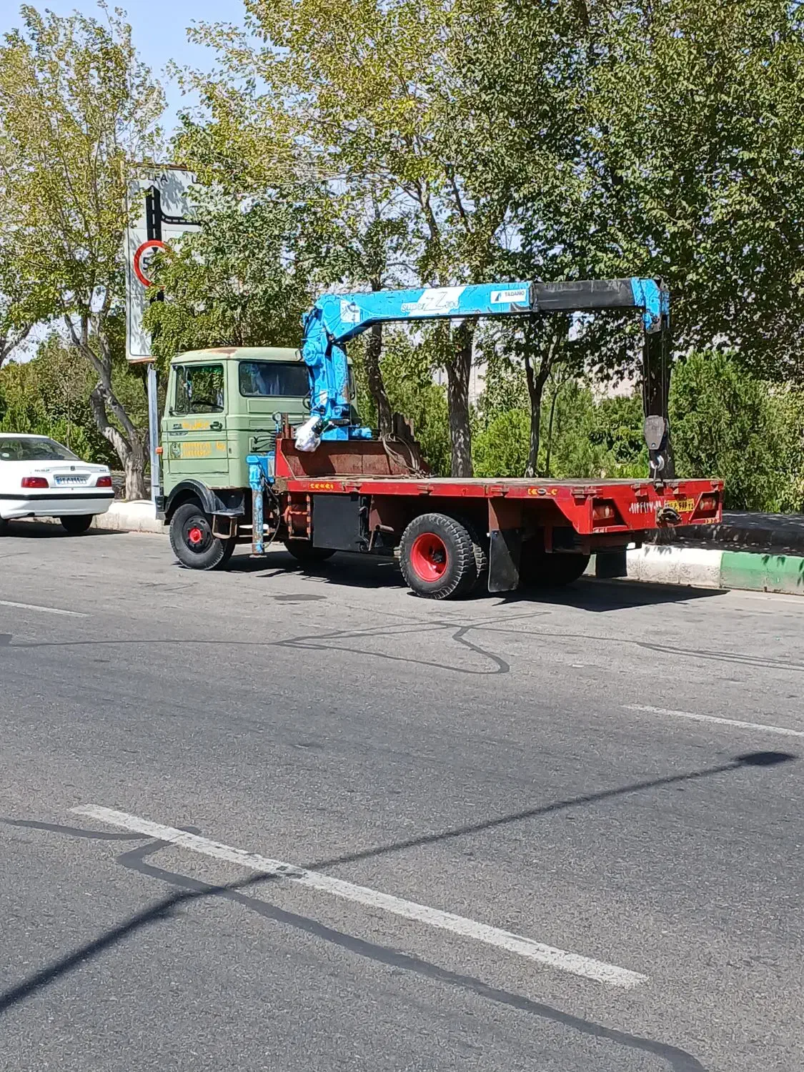 جرثقیل خاور۶۰۸|خودرو سنگین|تبریز, |دیوار