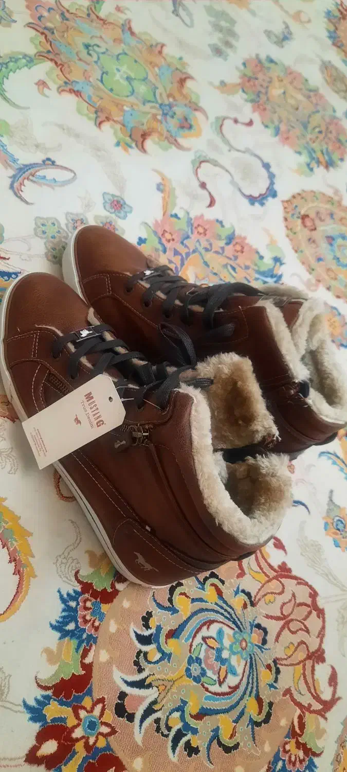 نیم بوت مارک دار اصل|کیف، کفش، کمربند|مهاباد (آذربایجان غربی), |دیوار