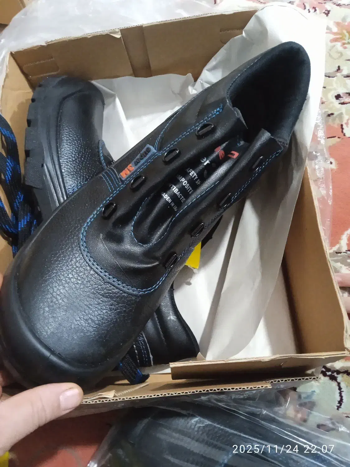 کفش کار|کیف، کفش، کمربند|خرم‌آباد, |دیوار