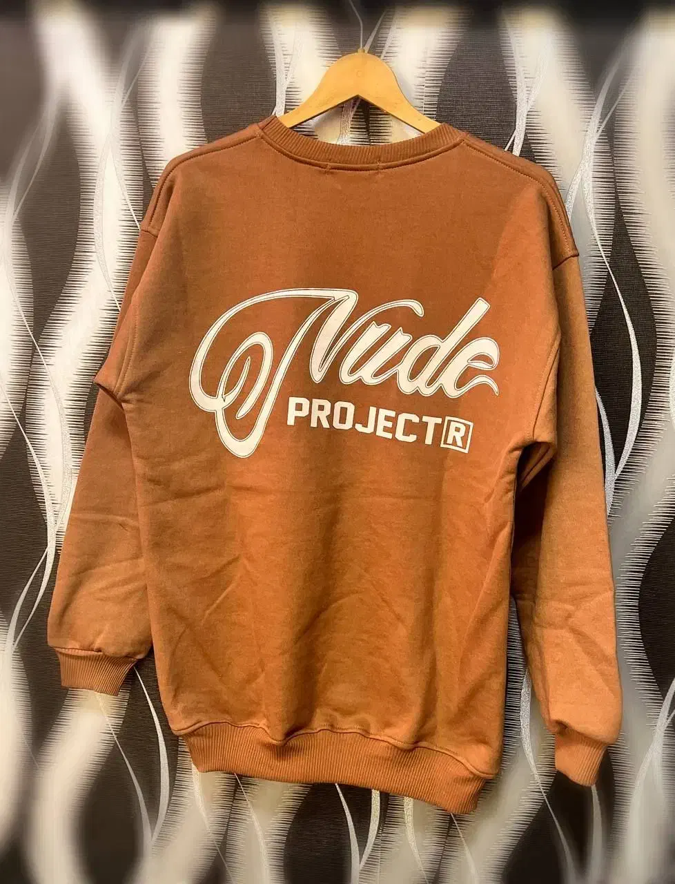 تولیدی و پخش عمده پوشاک نیکنام|لباس|اصفهان, سرچشمه|دیوار