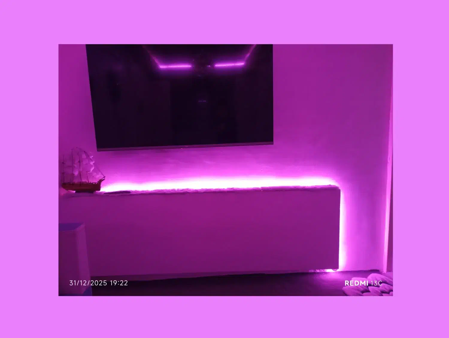 ریسه نورمخفی بنفش|ریسه و چراغ تزئینی|اسلام‌شهر, شهرک امام حسین (میان آباد)|دیوار