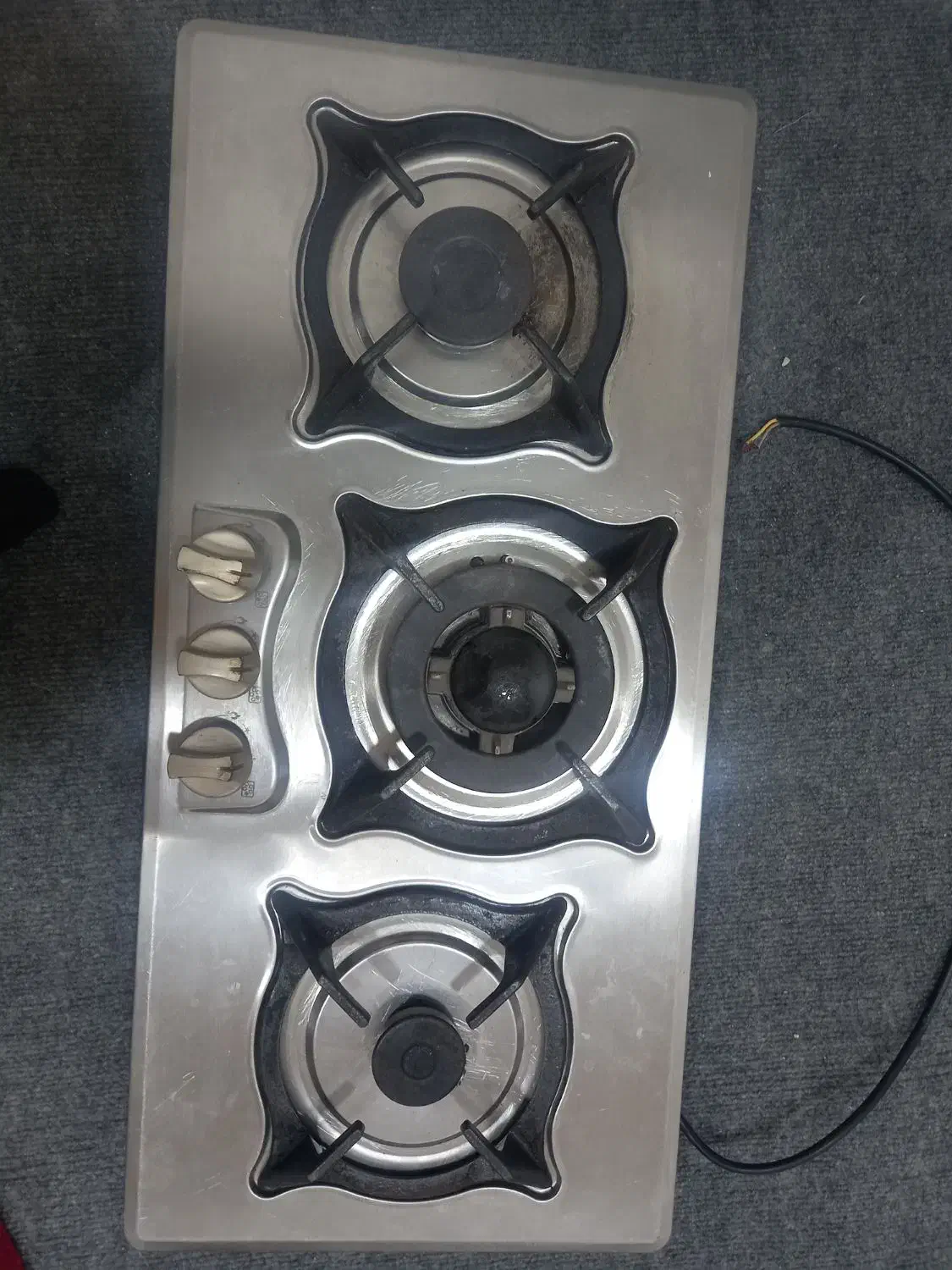 اجاق گازروکابینتی۳شعله .استیل.کم کارکرده|اجاق گاز و لوازم برقی پخت‌وپز|خمیر, |دیوار