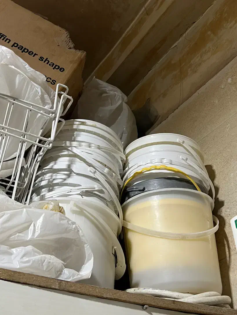 سطل|ظروف نگهدارنده، پلاستیکی، یک‌بارمصرف|مریوان, |دیوار