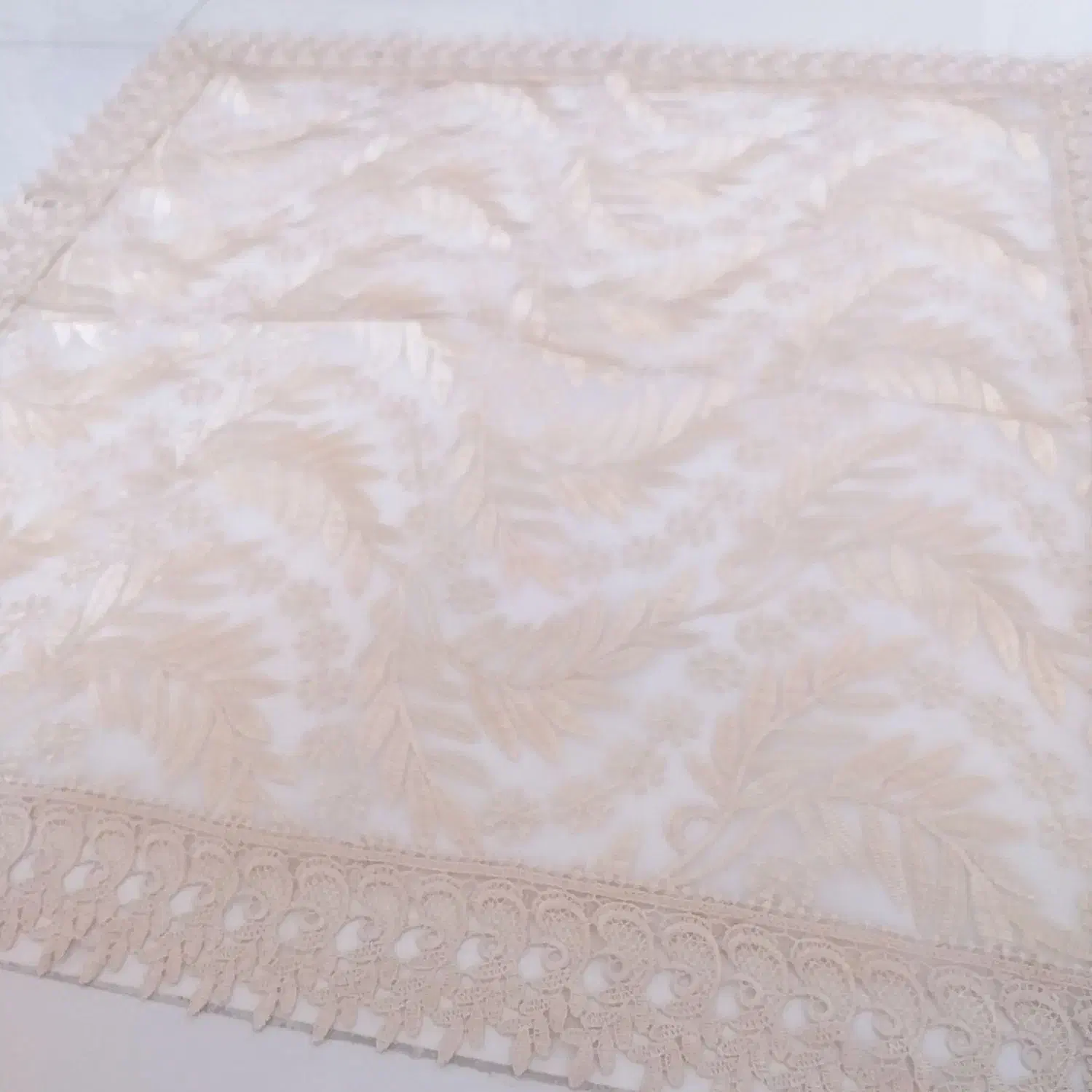 تور زیبا روی ماشین لباس شویی وگاز و|پرده، رانر، رومیزی|قروه, |دیوار