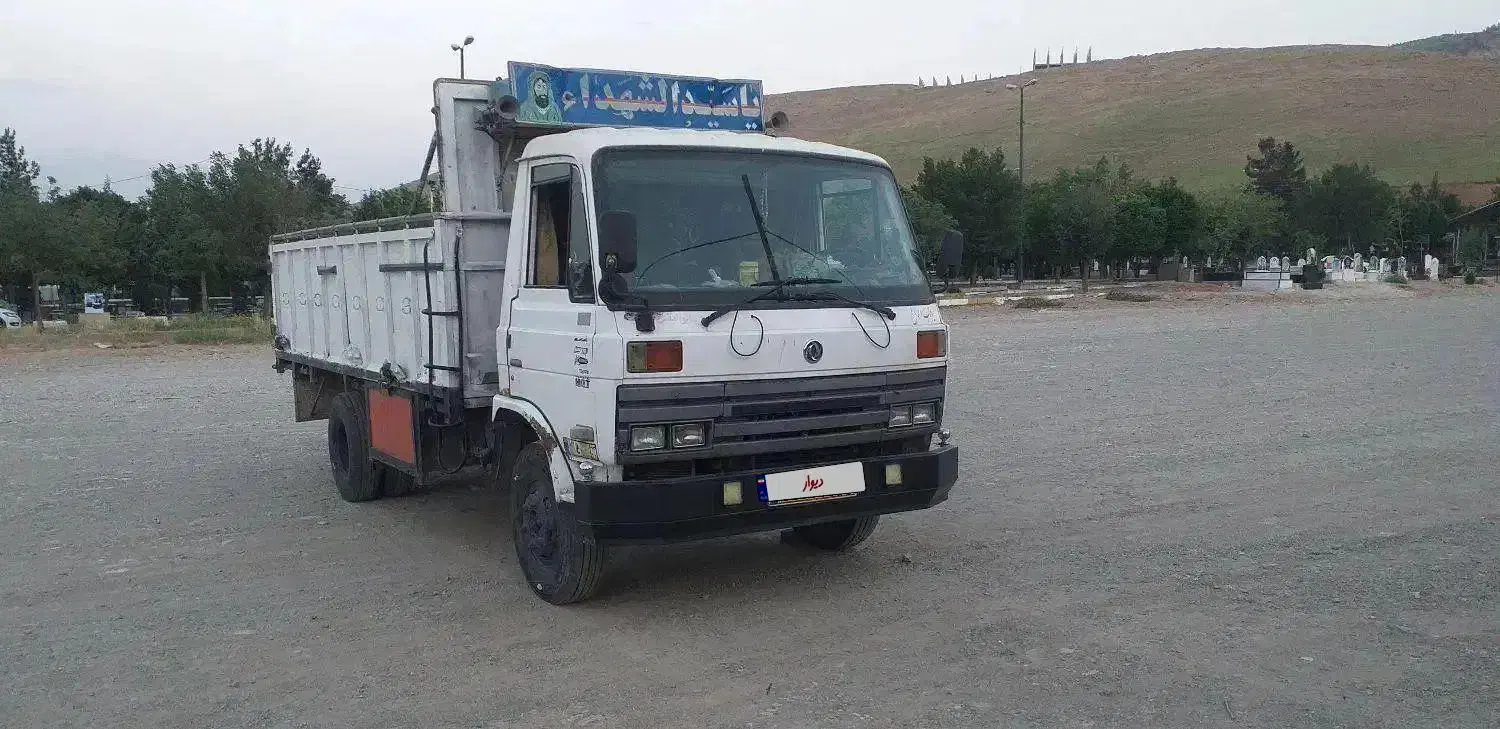 کاویان برزیلی بیرنگ|خودرو سنگین|قم, چهل درخت‎|دیوار