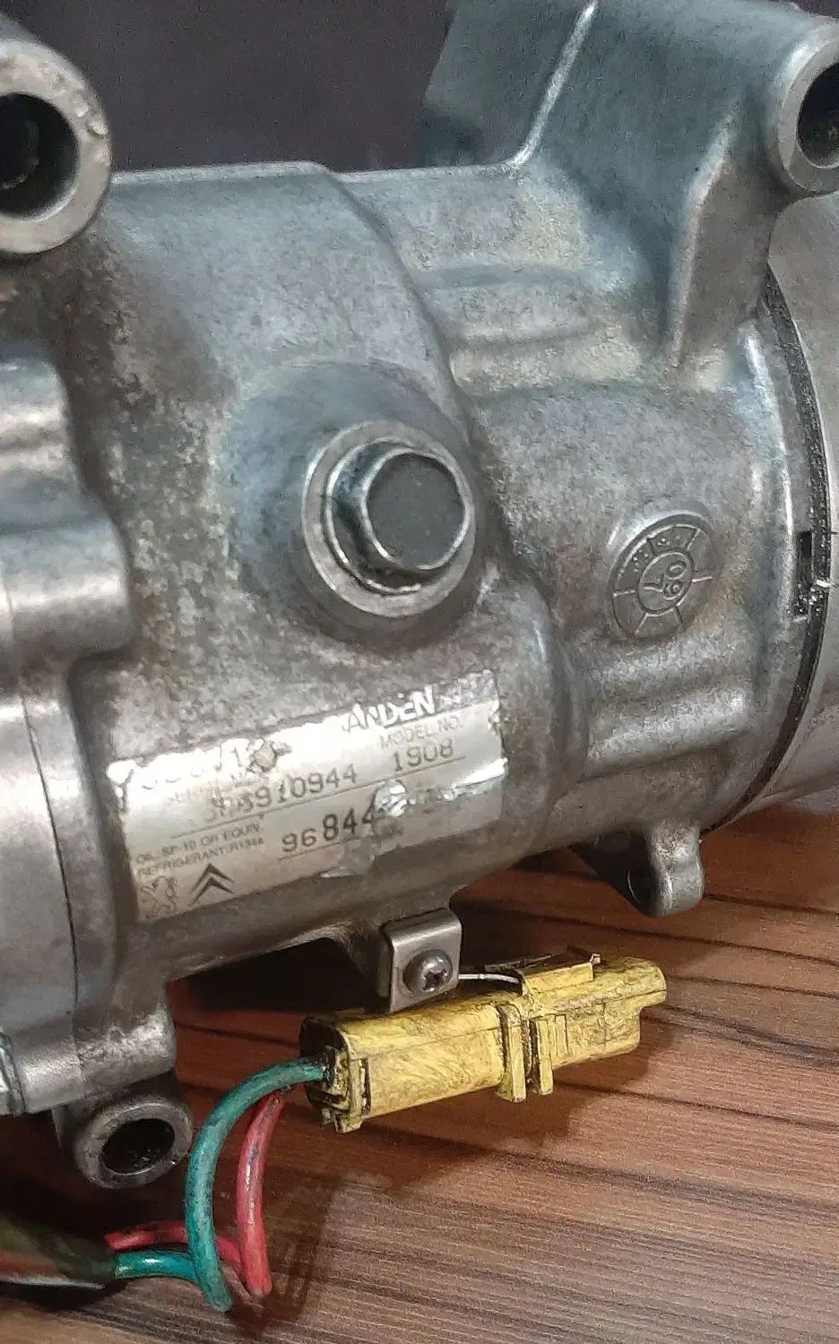 کمپرسور کولر پژو ۲۰۶ پرشیاt5|قطعات یدکی و لوازم جانبی|کرج, شهرک بنفشه|دیوار