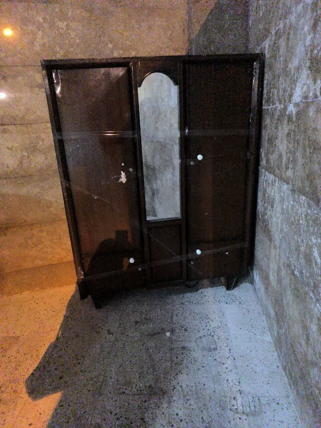 کمد آهنی|جاکفشی، کمد، دراور|شیراز, کوشک میدان|دیوار