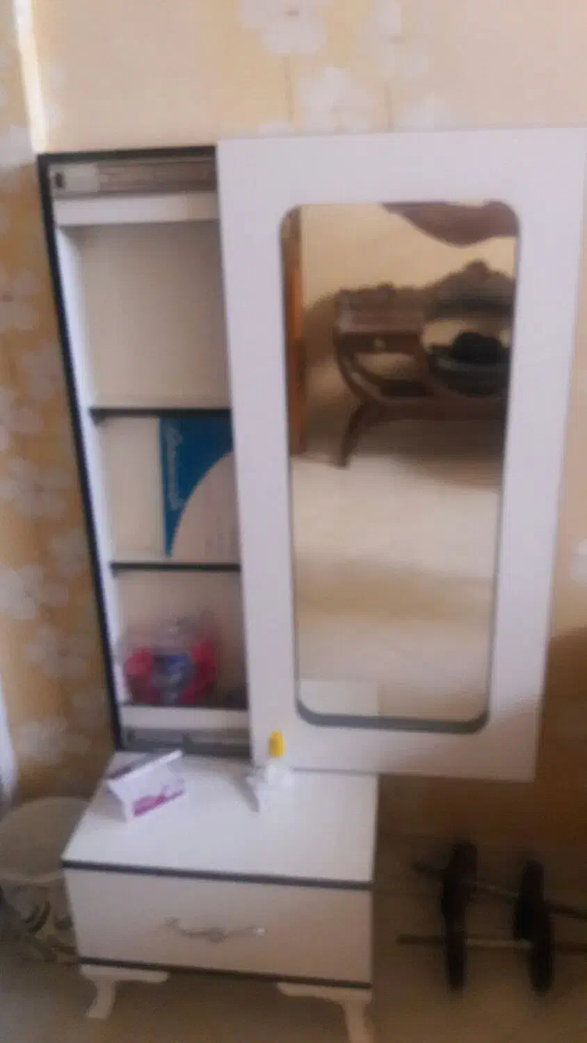 آینه ارایشی|آینه|مشهد, دانشجو|دیوار