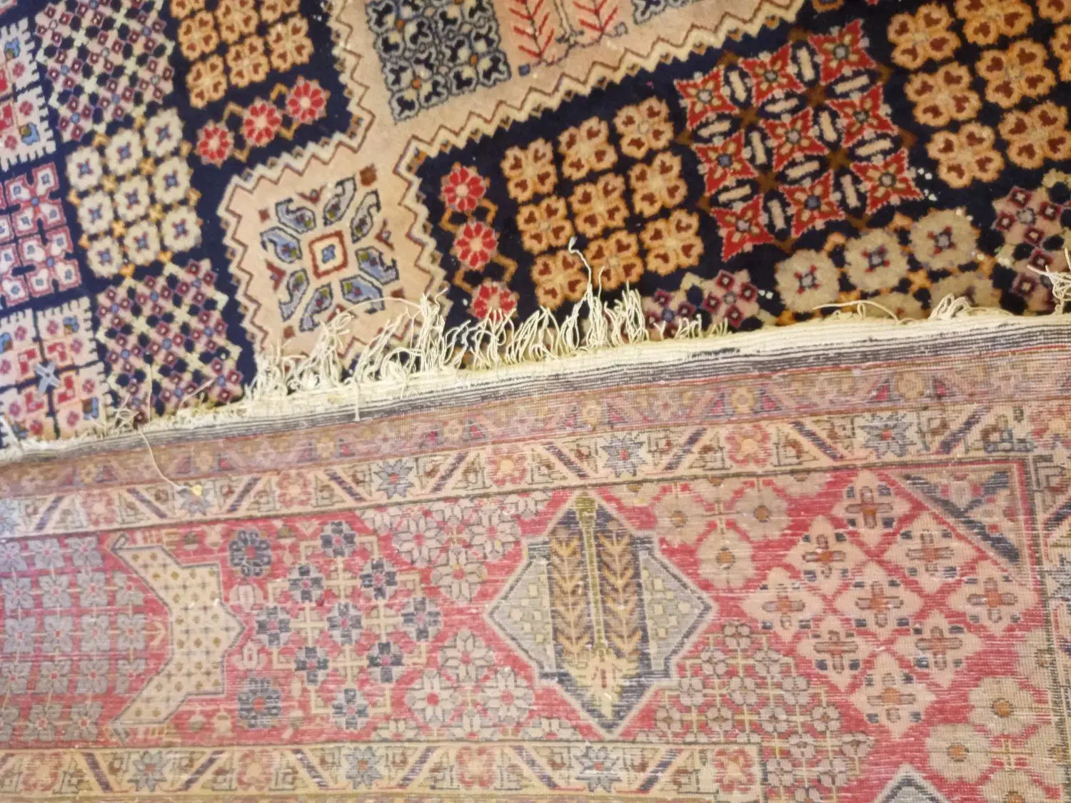 قالی 12 متری دست بافت|فرش|شیراز, فرهنگ شهر|دیوار