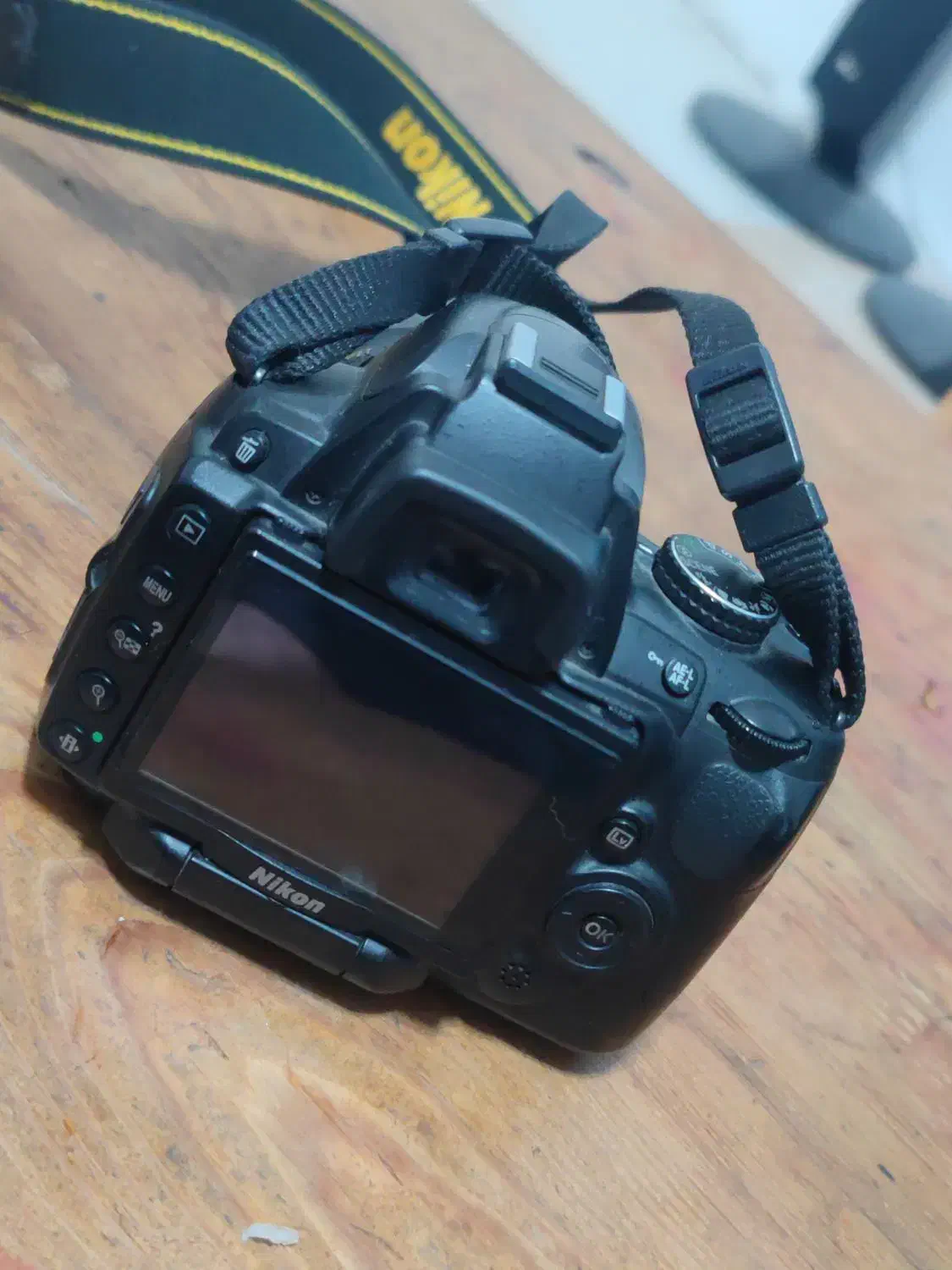 دوربین nikon D5000 SLR|دوربین عکاسی و فیلم‌برداری|پرند, فاز ۵|دیوار