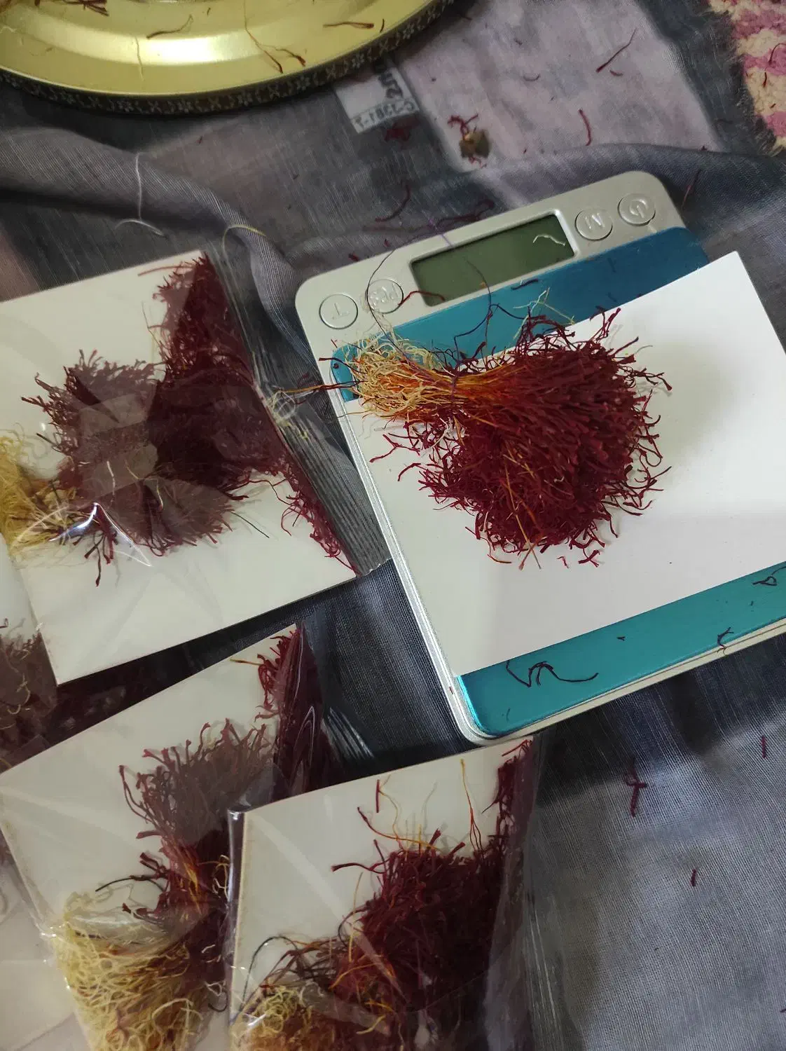 گزیک شبه نگین دختر پیچ نگین زعفران|خوردنی و آشامیدنی|مشهد, آزادشهر|دیوار