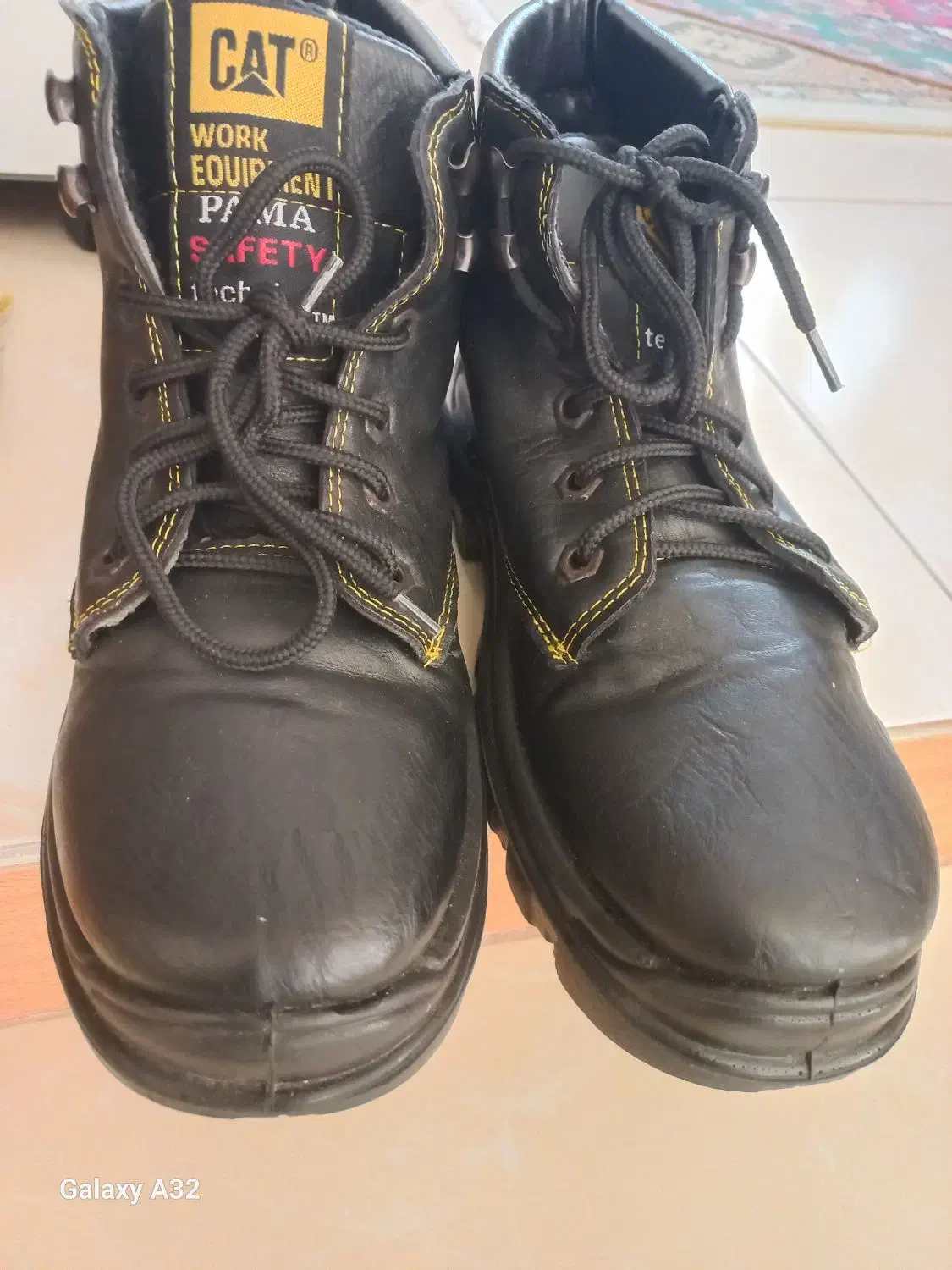 کفش|کیف، کفش، کمربند|گلپایگان, |دیوار