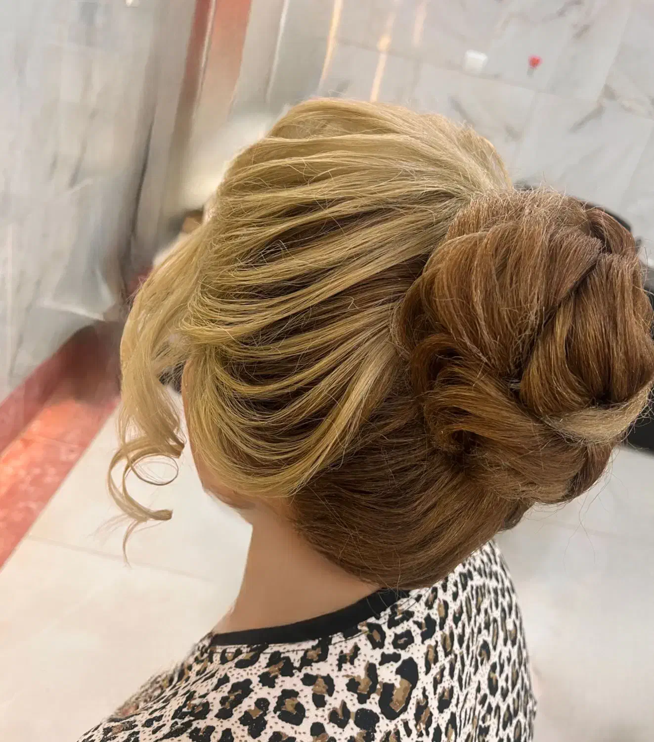 شینیون کار|خدمات آرایشگری و زیبایی|ماهدشت, |دیوار