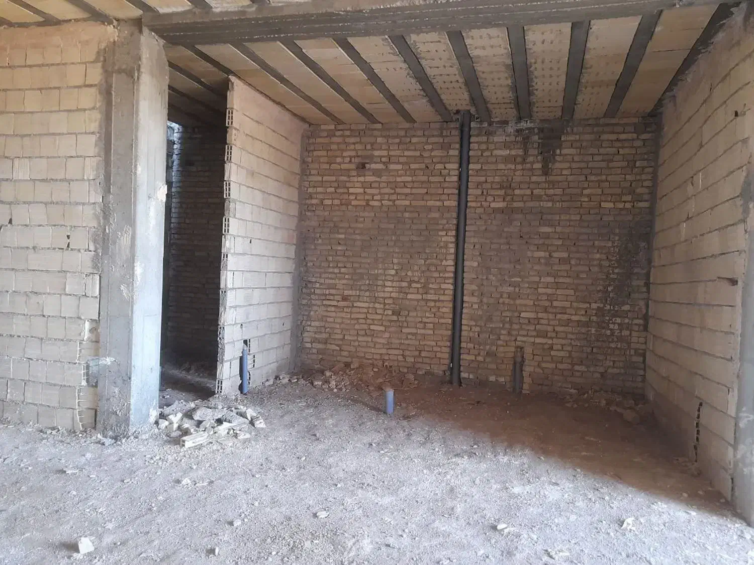 ملک نیمهساز دوطبقه سند ۶ دانگ شناژبندی وامدار|فروش خانه و ویلا|اشکذر, |دیوار