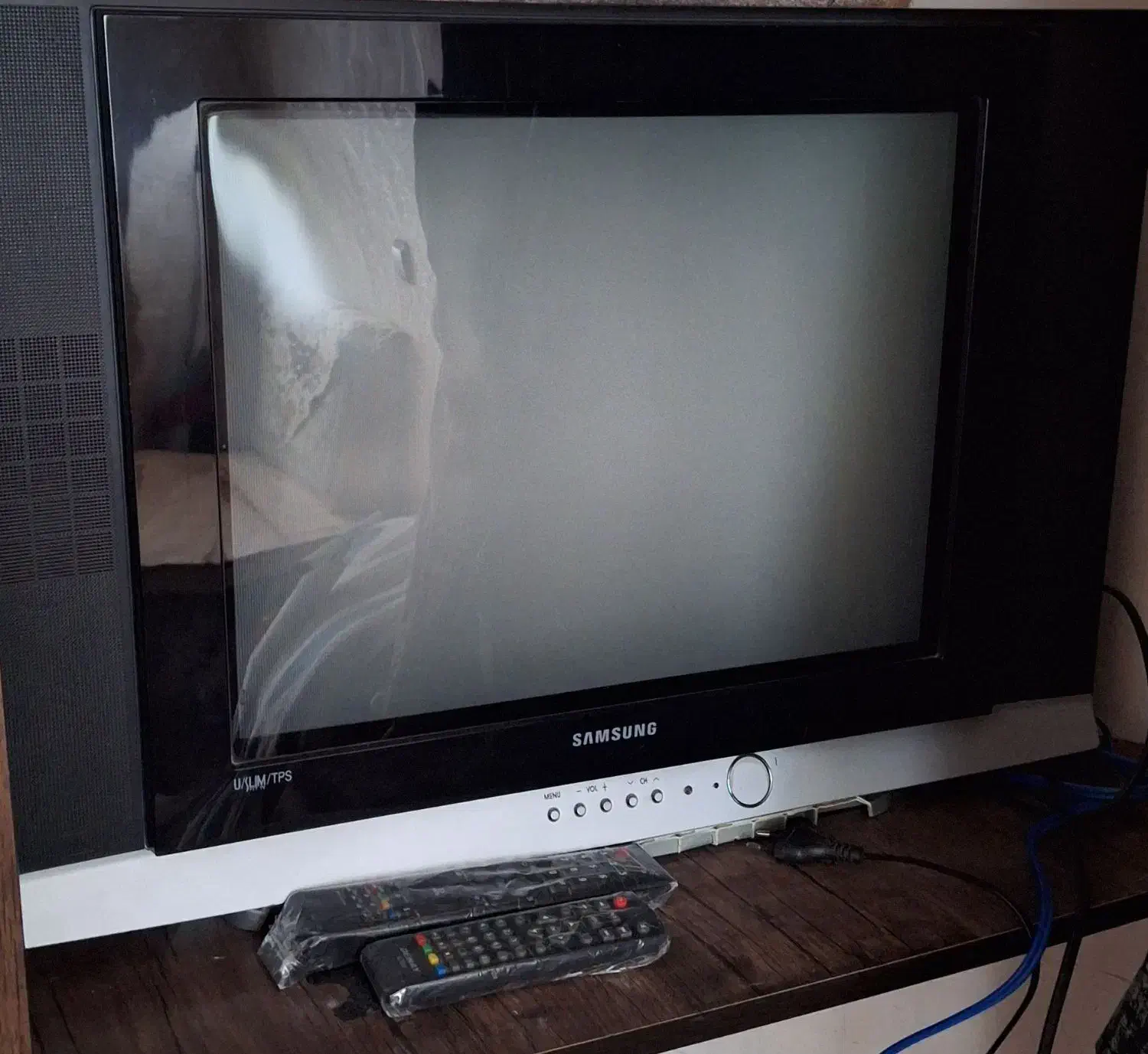 میز ودیجیتال۲عدد|تلویزیون و پروژکتور|چهاردولی, |دیوار