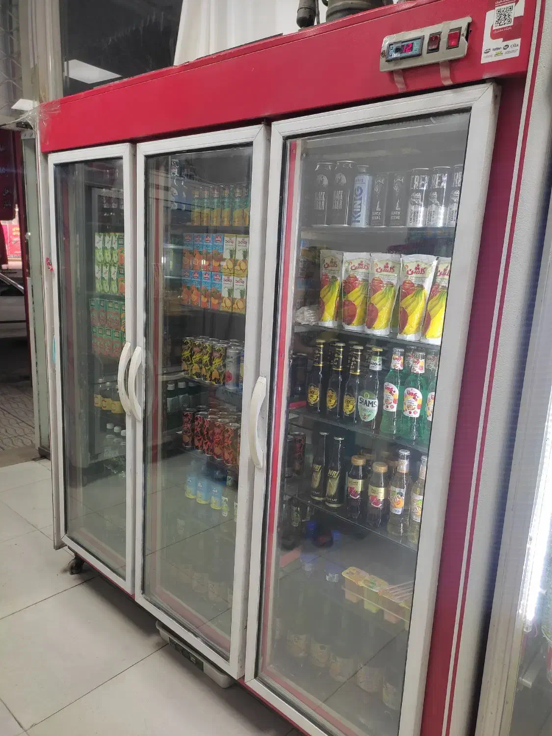 فروش یک عدد یخچالی ویترینی ایستاده 3درب|یخچال و فریزر|کلاله, |دیوار