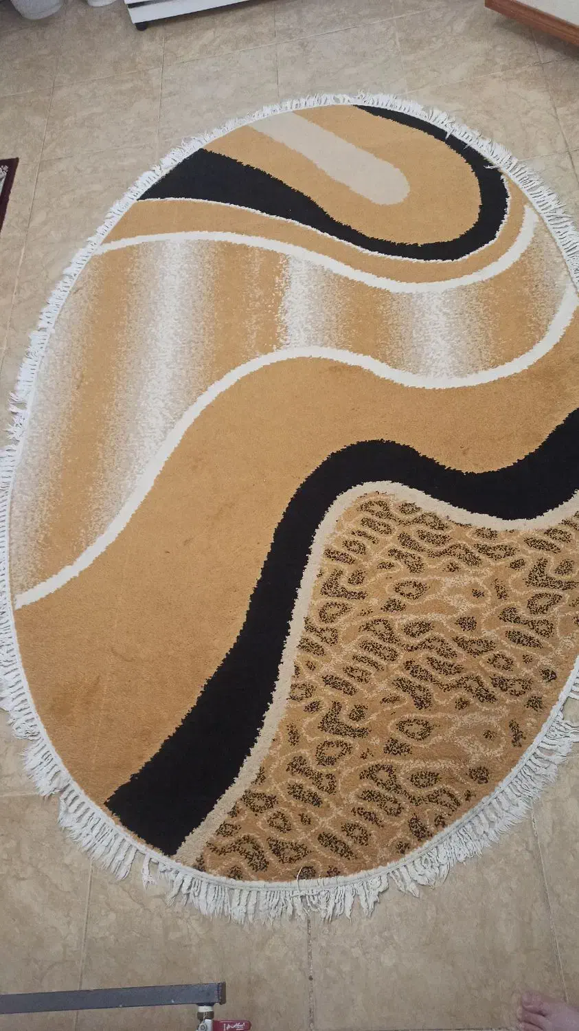 گلیم فرش پرزدار طرح بیضی|گلیم، جاجیم، گبه|خرم‌آباد, |دیوار