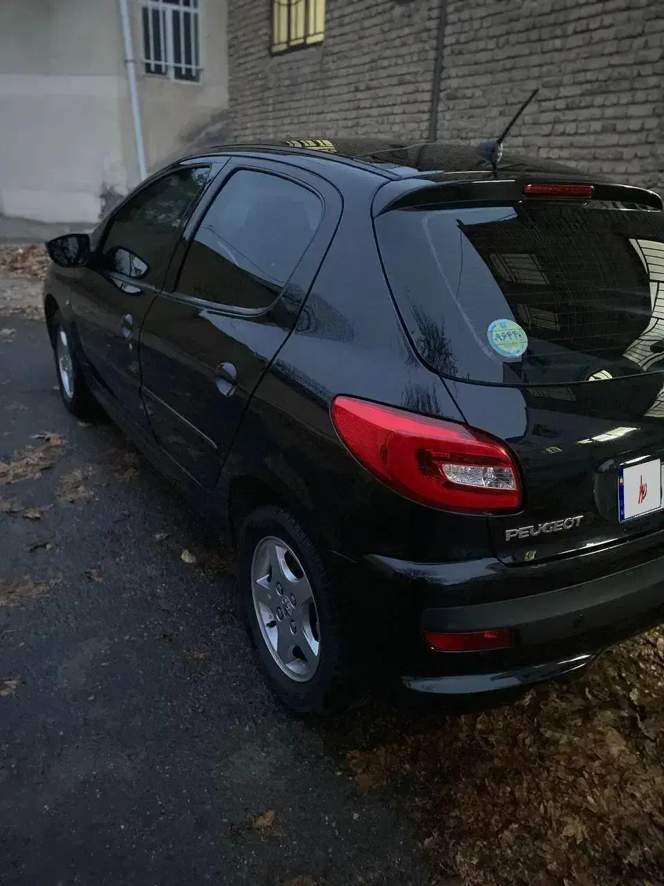 207 اتوماتیک پاناروما مدل 99 فرمان برقی بدون رنگ|خودرو سواری و وانت|ملایر, |دیوار