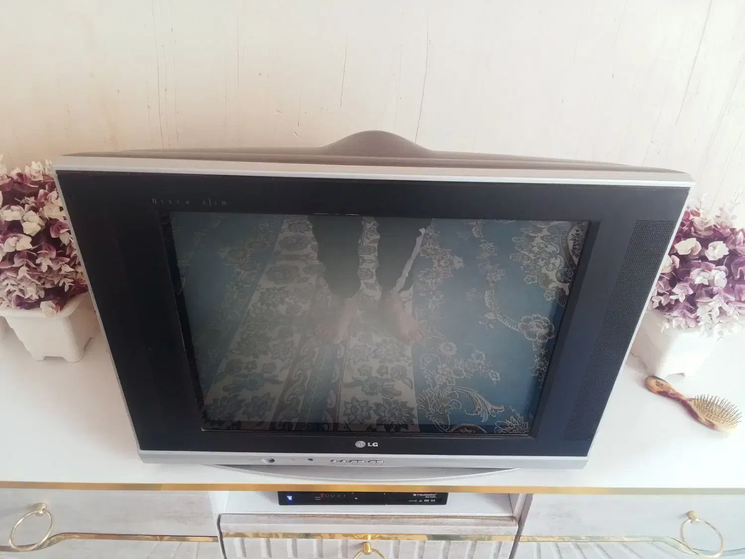 تلویزیون سالم ال جی با کنترل|تلویزیون و پروژکتور|سلماس, |دیوار