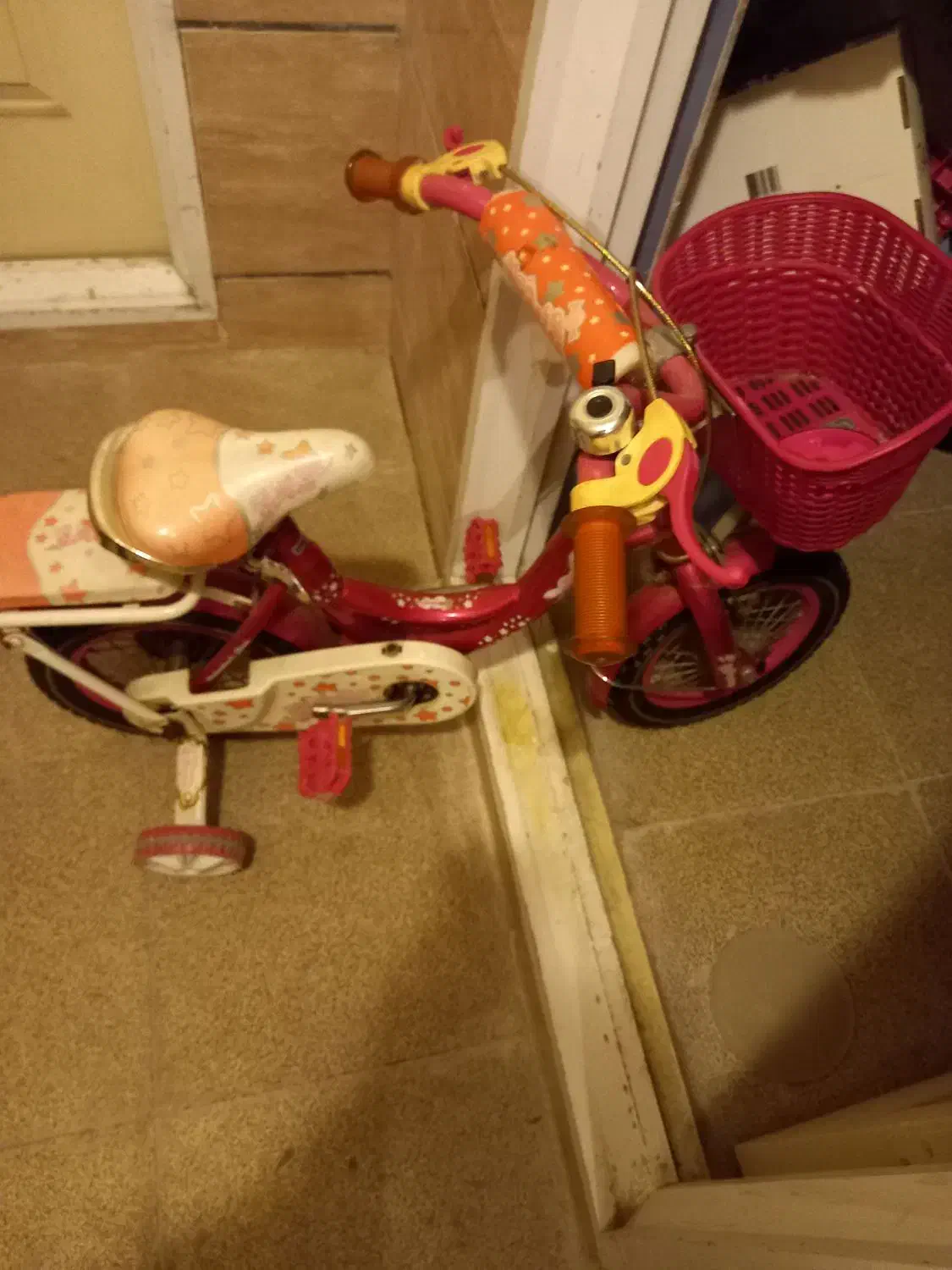 یک عدد دوچرخه دخترانه در حد نو|دوچرخه، اسکیت، اسکوتر|بندرعباس, |دیوار