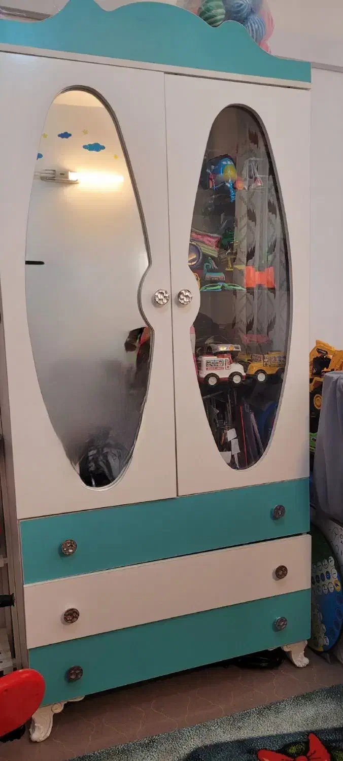 تخت و کمدمیز بچگانه و بزرگسال|تخت و سرویس خواب|گرگان, |دیوار