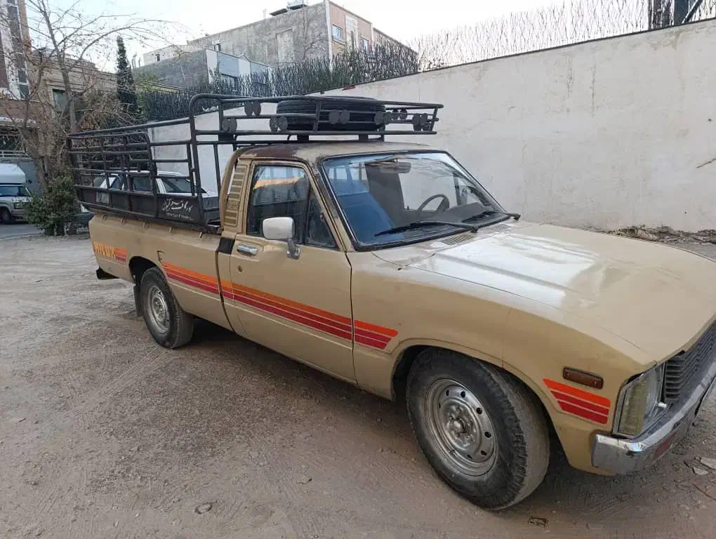 وانت تویوتا ۱۹۸۱ میلادی پنج غلاب کولردار|خودرو سواری و وانت|اصفهان, بوستان ناژوان|دیوار