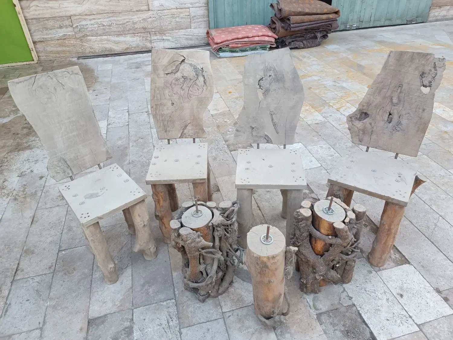 صندلی های تنه درختی|صندلی و نیمکت|پردیس, سیاه سنگ|دیوار