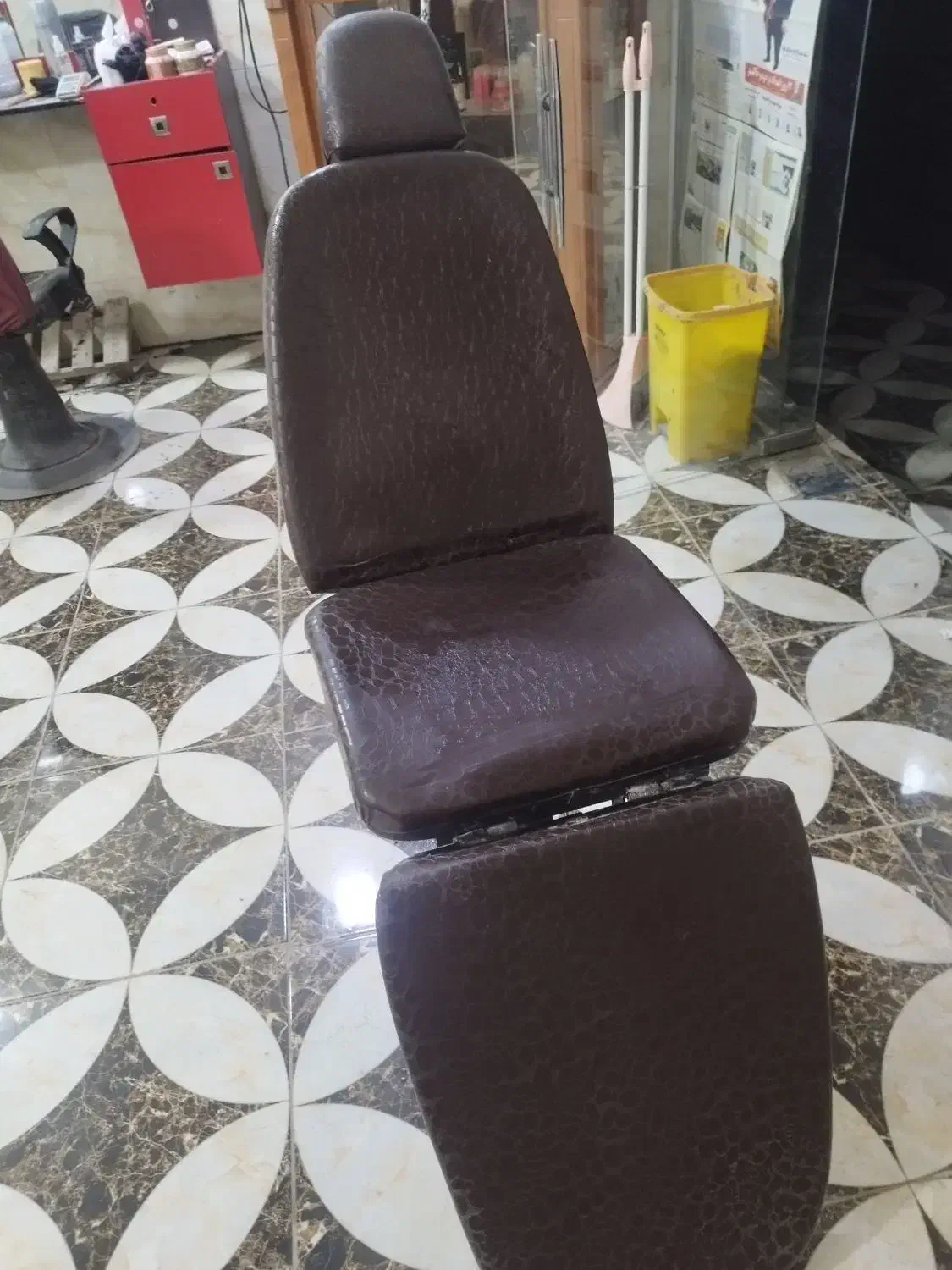 دو جفت صندلی آرایشگری وصندلی پاکسازی|آرایشگاه و سالن‌های زیبایی|کارون, |دیوار